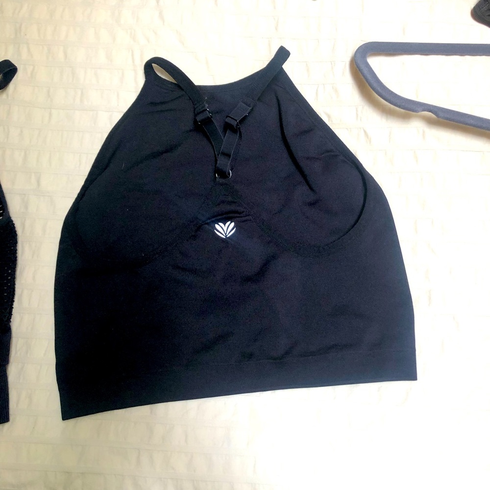 Sports bra